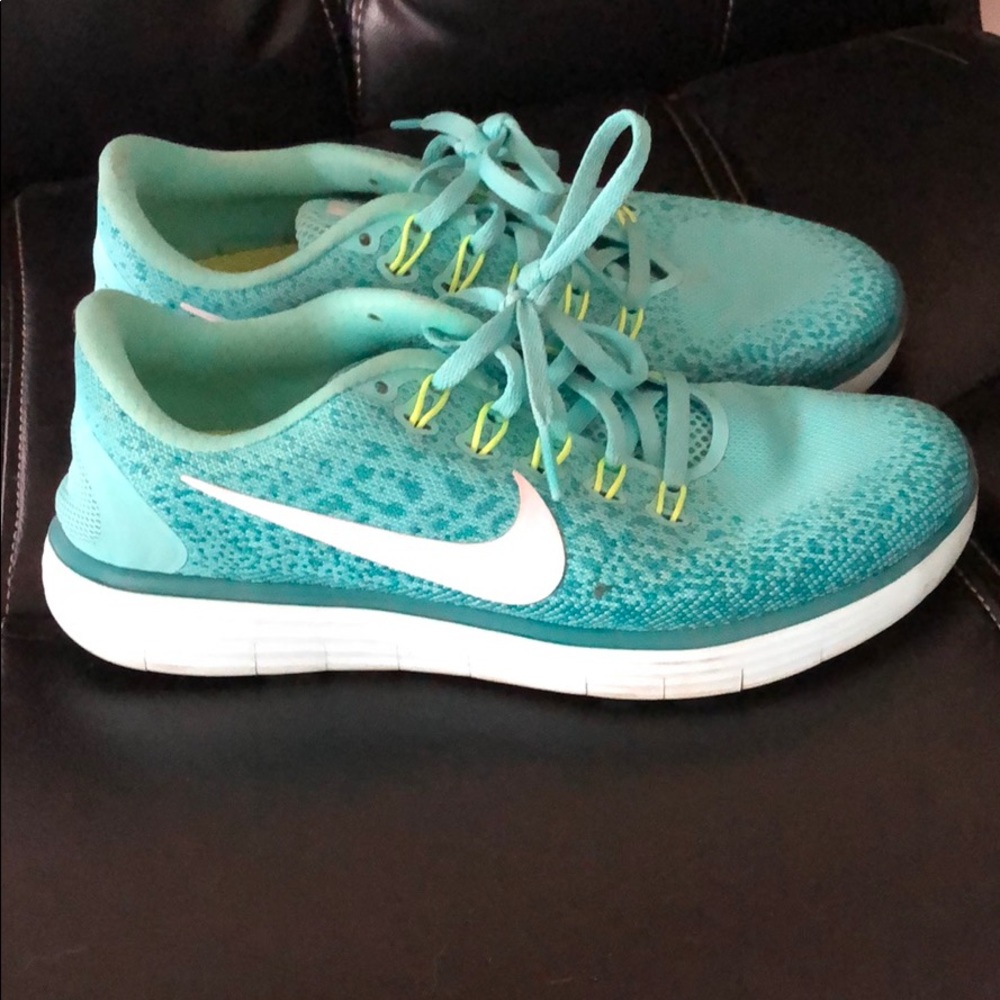 Turquoise Nike Free Run Distance Size 7
